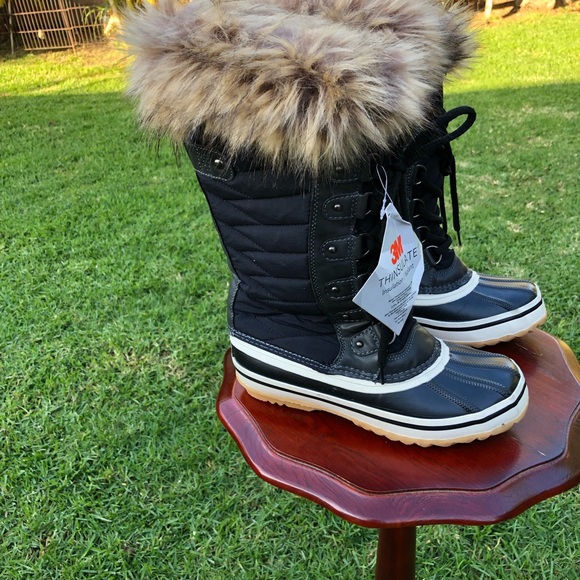 3M Thinsulate Shoes | 3M Thinsulate Winter Boots | Color: Black/White | Size: 6 | Mariadelgado326's Closet